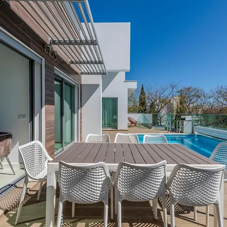 Vitoria V3 Lote 68 - Vip By Interhome Villa *